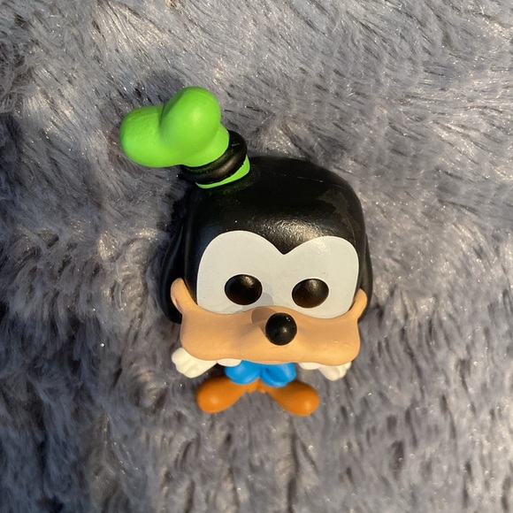 🍭FREE WITH PURCHASE 🔥3/$20 🍭🌟Goofy Funko mini figurine **New** - Picture 2 of 6